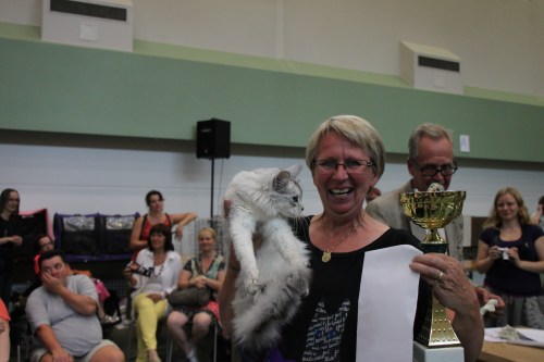 Lene med Pernille som fikk pokal for det fineste somali utseendet!